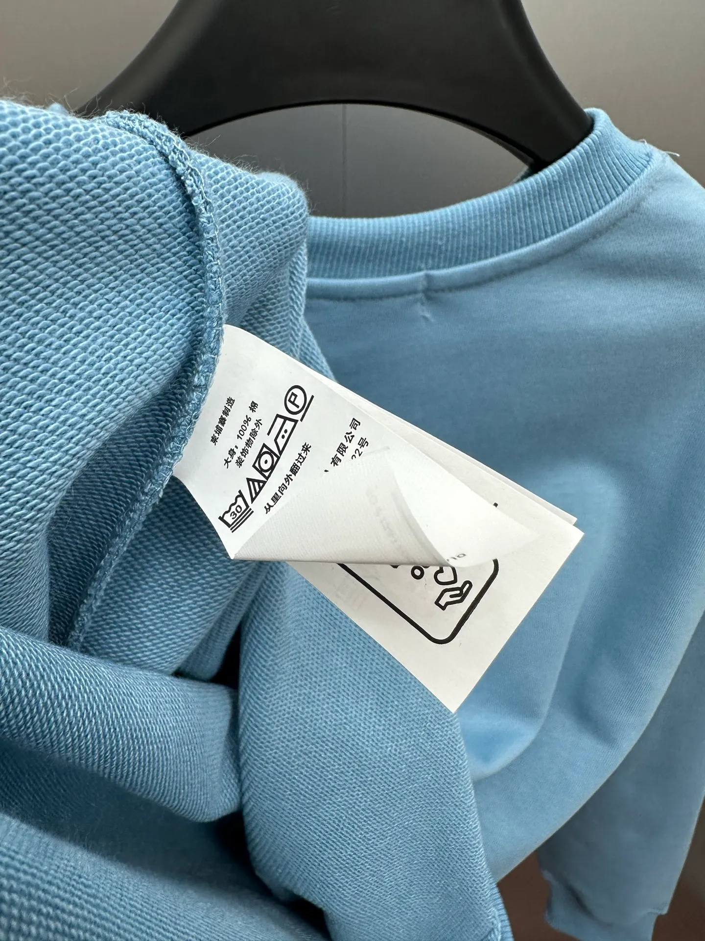 P250 RalphLauren/Ralph Lauren 2025 new autumn and winter bear letter printed terry sweatshirt Ralph Lauren's age-reducing item, the coat fabric is made of 60% cotton➕40% polyester, which not only retains the softness, comfort and breathability of cotton, but also adds the wear resistance and wrinkle resistance of polyester fiber, making the clothes more durable and easy to care for. Even in slightly cooler weather, you won't feel stuffy when wearing it. This kind of fabric has a natural crisp feel and is not easy to pill or deform. The bear on the chest is printed with English letters. It is full of color, full of three-dimensionality, and lifelike, adding a bit of liveliness and interest to the whole sweatshirt. There is no pressure to dress, regardless of age or gender. Complete accessories!  Color: Cailan Size: S M L XL